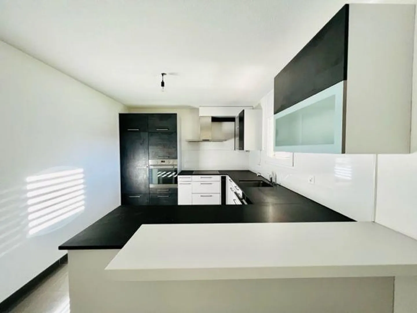 Osogna - Villa zum Verkauf mit privatem Garten und sichtbaren Decken - Foto 9 von 24
