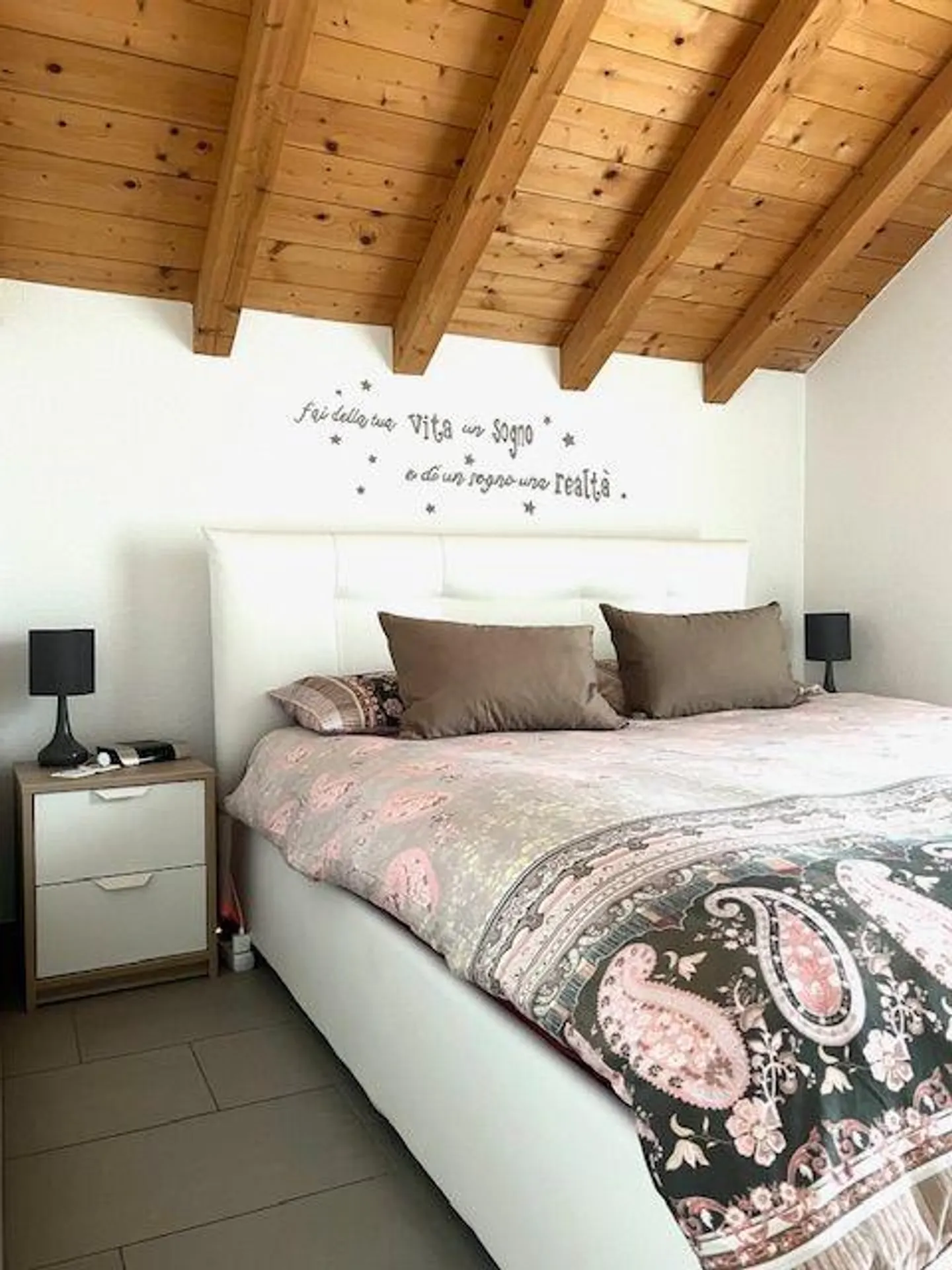 Osogna - Villa zum Verkauf mit privatem Garten und sichtbaren Decken - Foto 18 von 24
