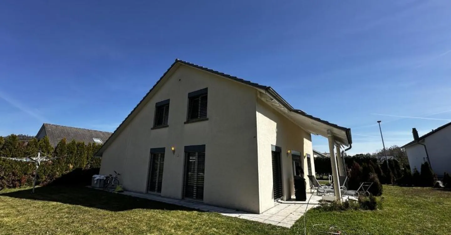 Familienhaus in Bassecourt - Foto 1 von 12
