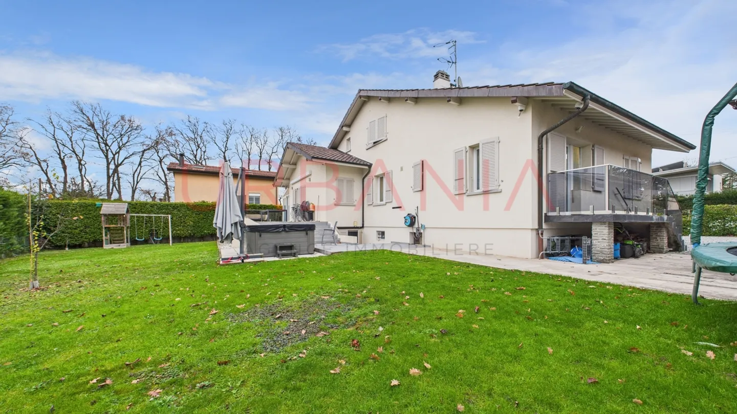 Villa rénovée avec double logement - Photo 10 sur 11