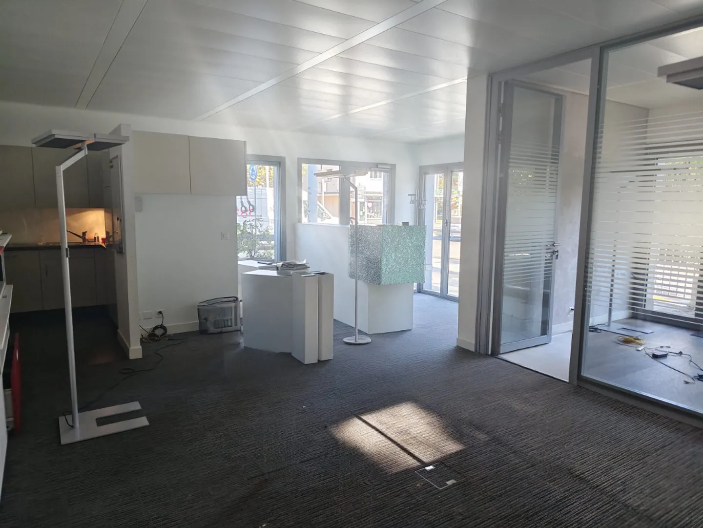 Moderne Arcade von 65 m² mit Klimaanlage, 3 Parkplätze - Foto 5 von 12