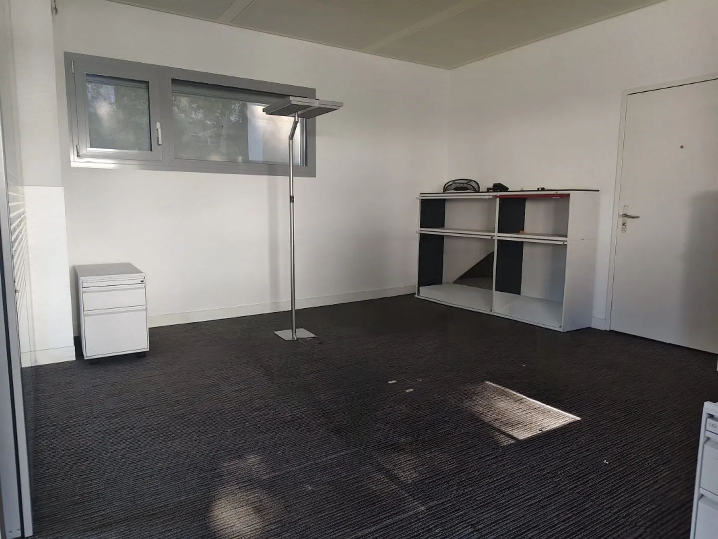 Moderne Arcade von 65 m² mit Klimaanlage, 3 Parkplätze - Foto 7 von 12
