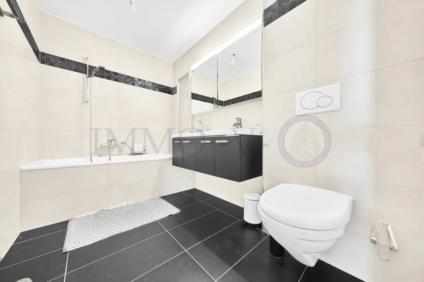 GERÄUMIGES DUPLEX MIT TERRASSE UND BALKON - Foto 6 von 13
