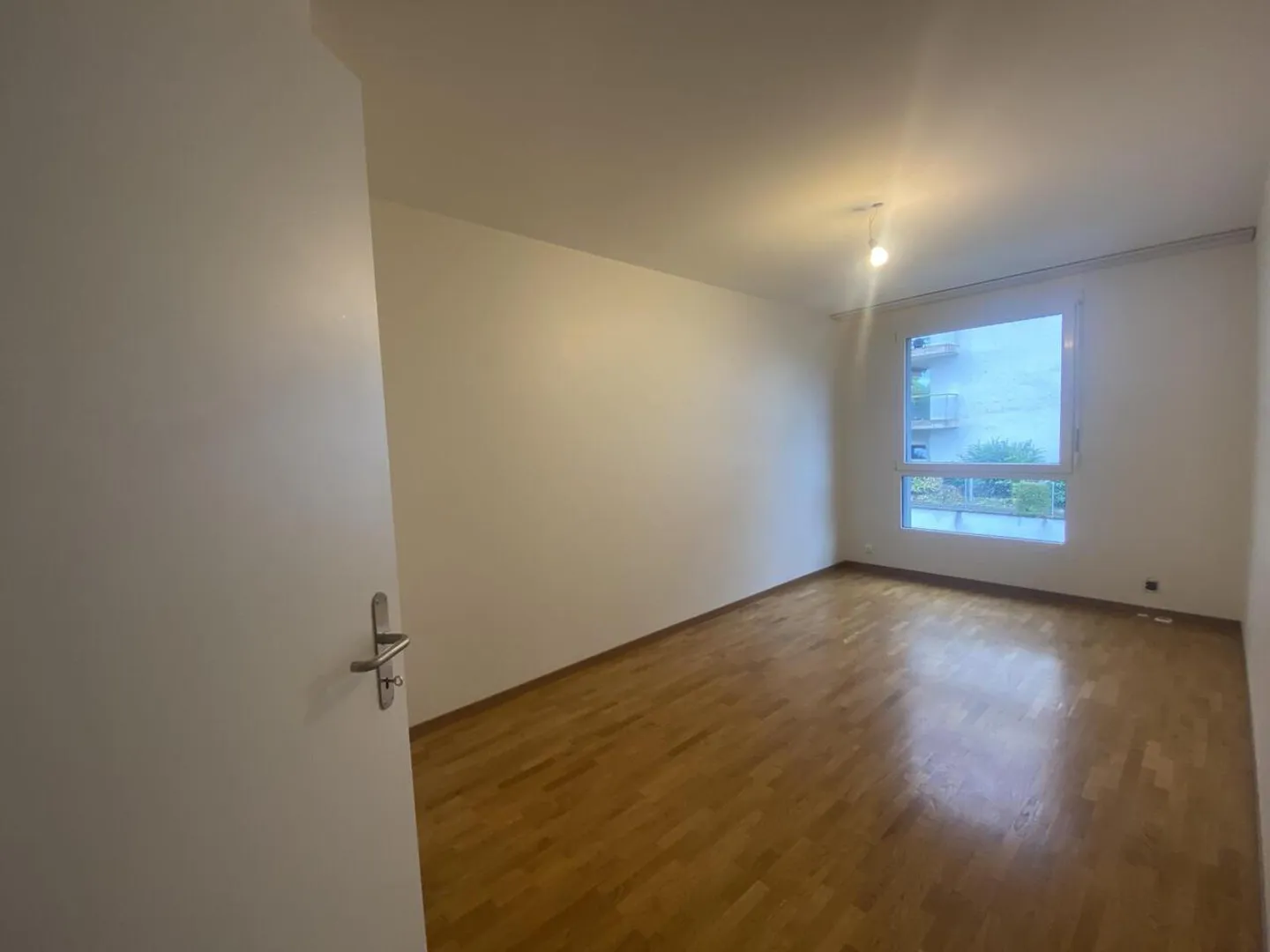 Wunderschöner Duplex mit 4,5 Zimmern zur Miete in Neuchâtel - Foto 8 von 9