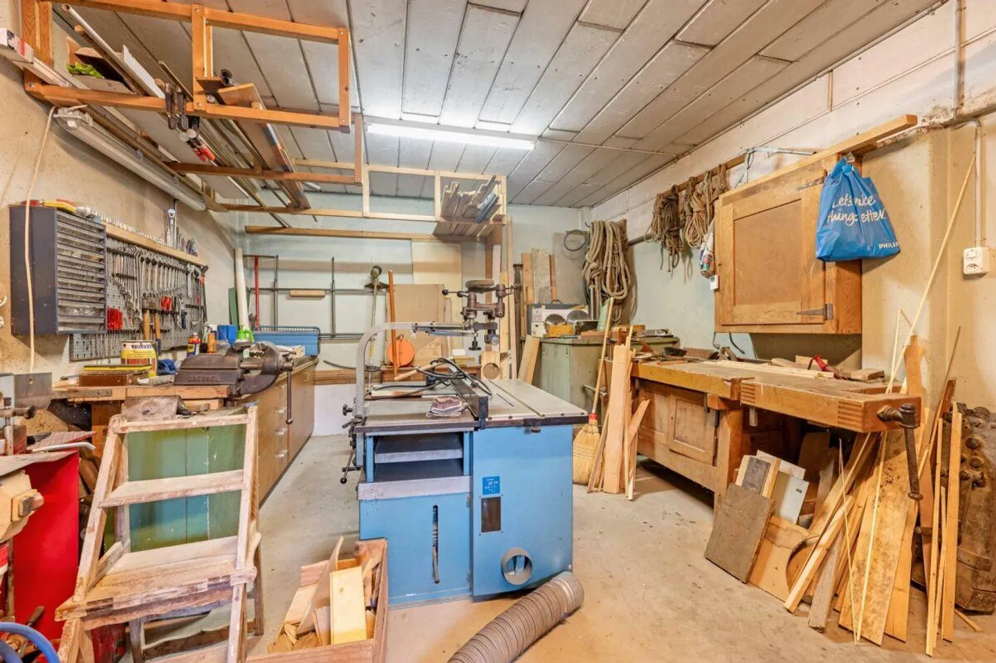 Maison résidentielle avec deux appartements de 2,5 pièces et potentiel de développement dans le calme du centre du village de Remigen - Photo 20 sur 26