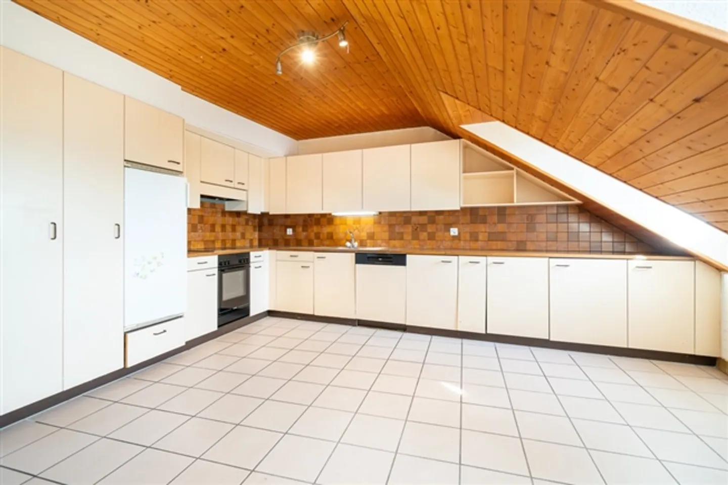 In affitto - Magnifico appartamento di 4,5 stanze a Lucens (Grand du 5B) - Foto 3 di 12