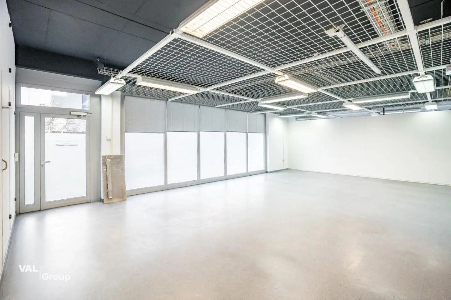 Attractive Commercial Space in Prime Location, Brig-Glis - Photo 8 of 12