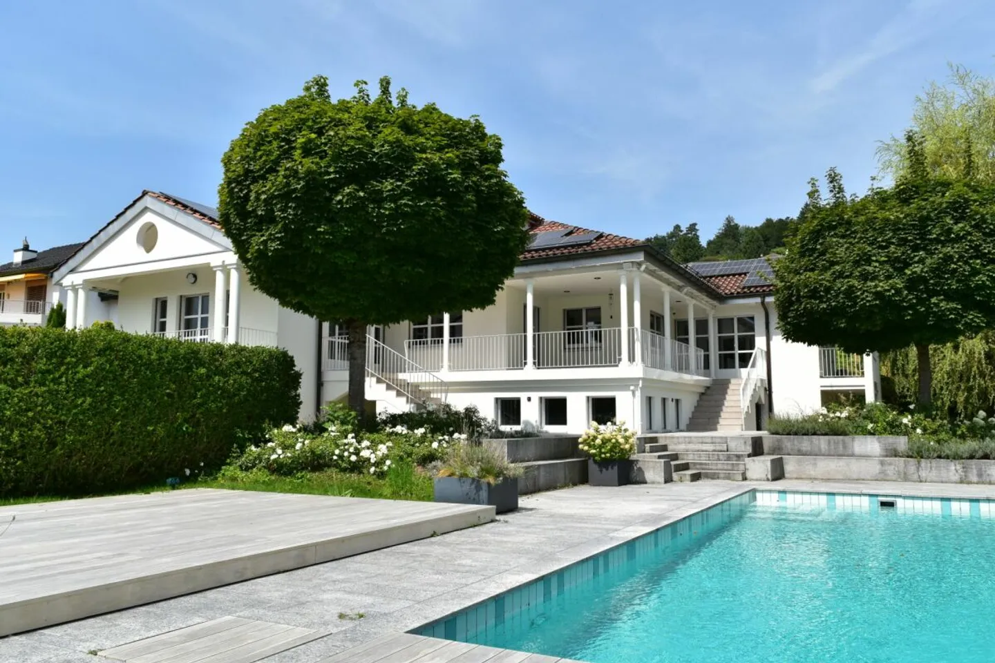Luxury Landhausvilla with Alpine View - Photo 4 of 20