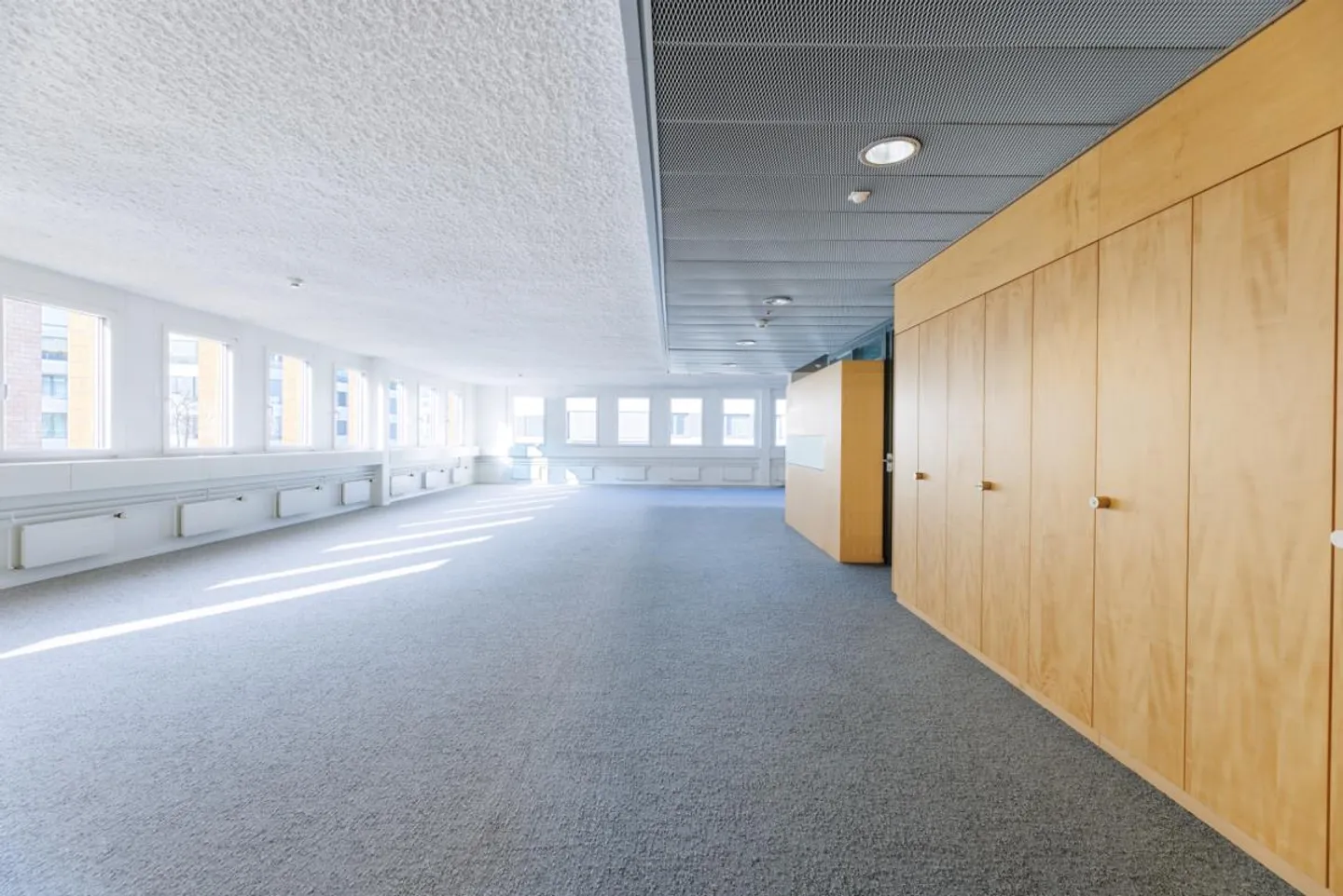 Espace pour le succès : Bureau spacieux à Bottmingen ! - Photo 5 sur 10