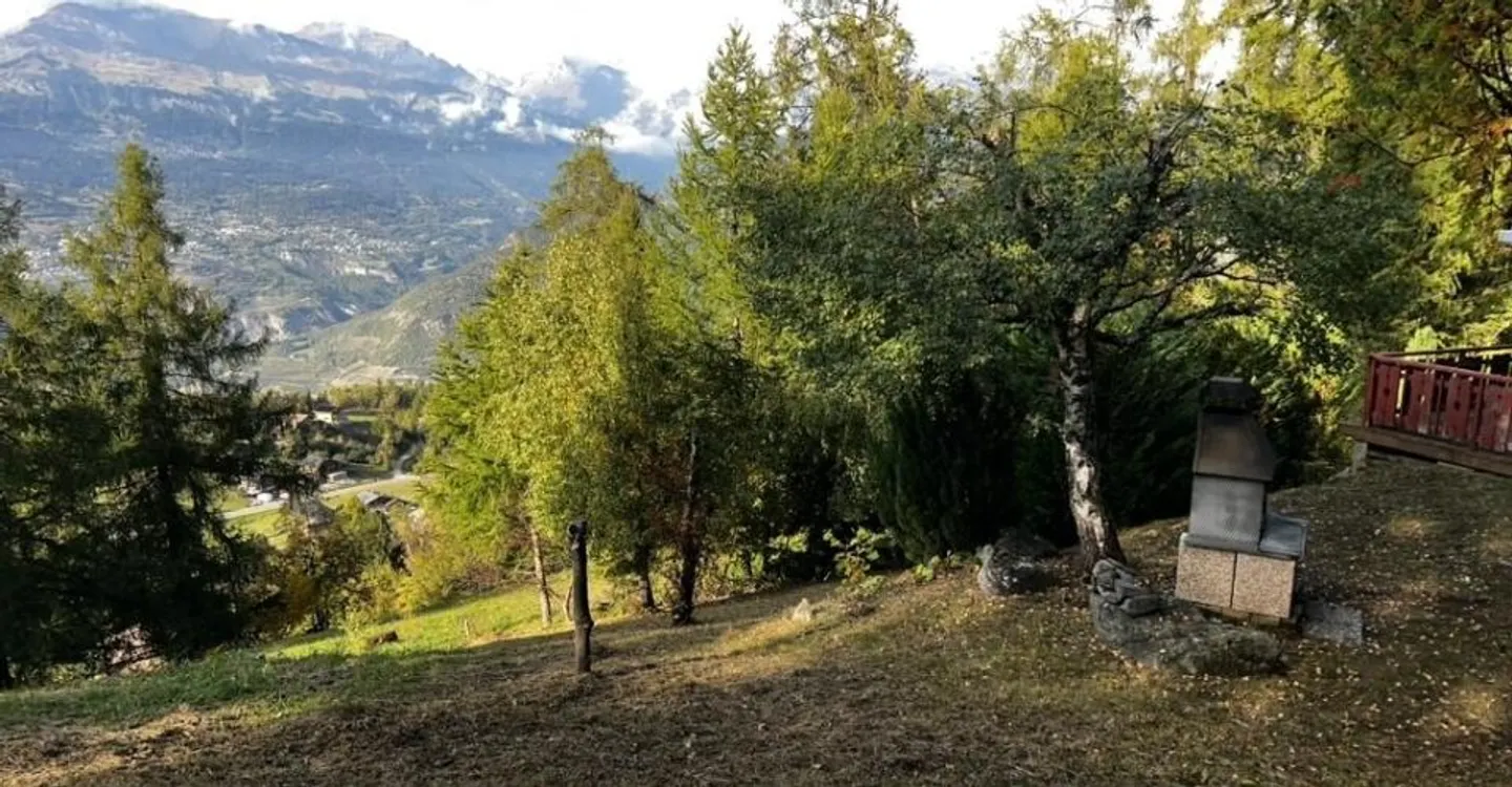 Vivere moderno con vista sulle montagne e atmosfera accogliente - Foto 3 di 12