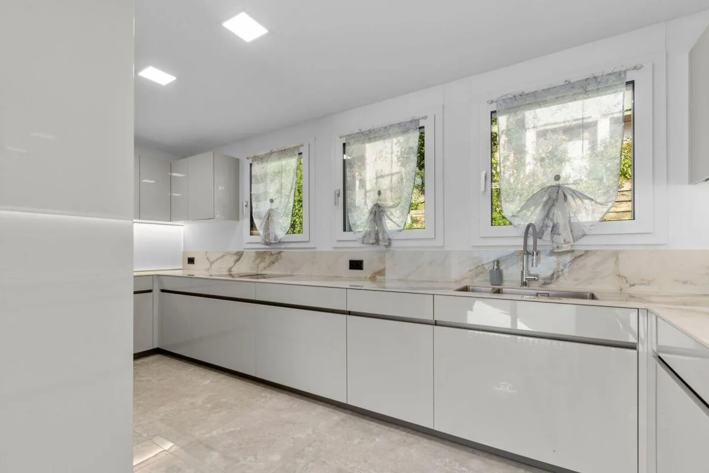 Stilvolle Wohnung mit Seeblick - Foto 11 von 16