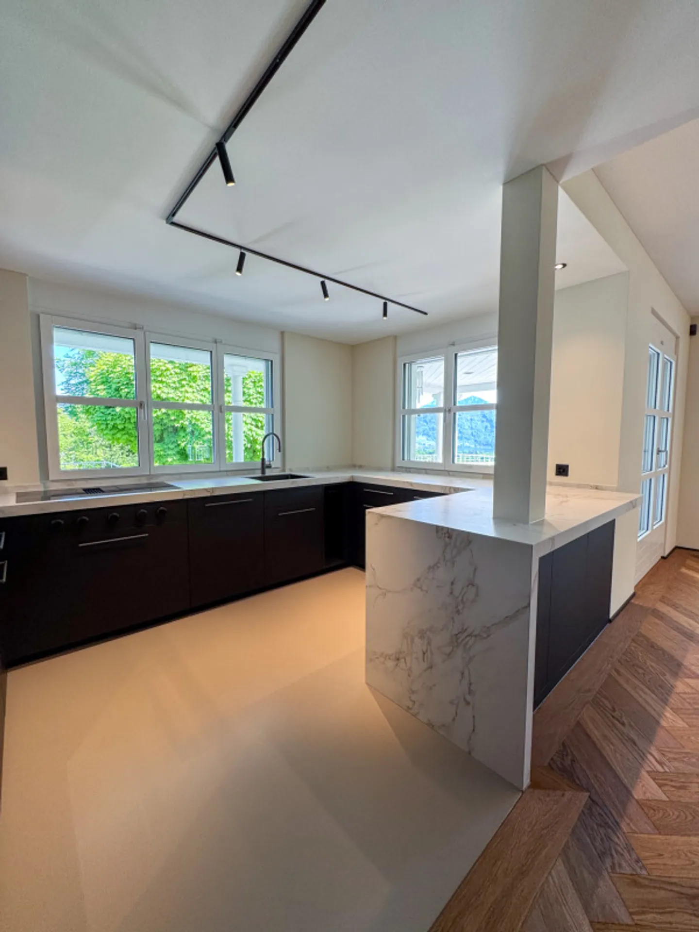 Luxury Landhausvilla with Alpine View - Photo 10 of 20