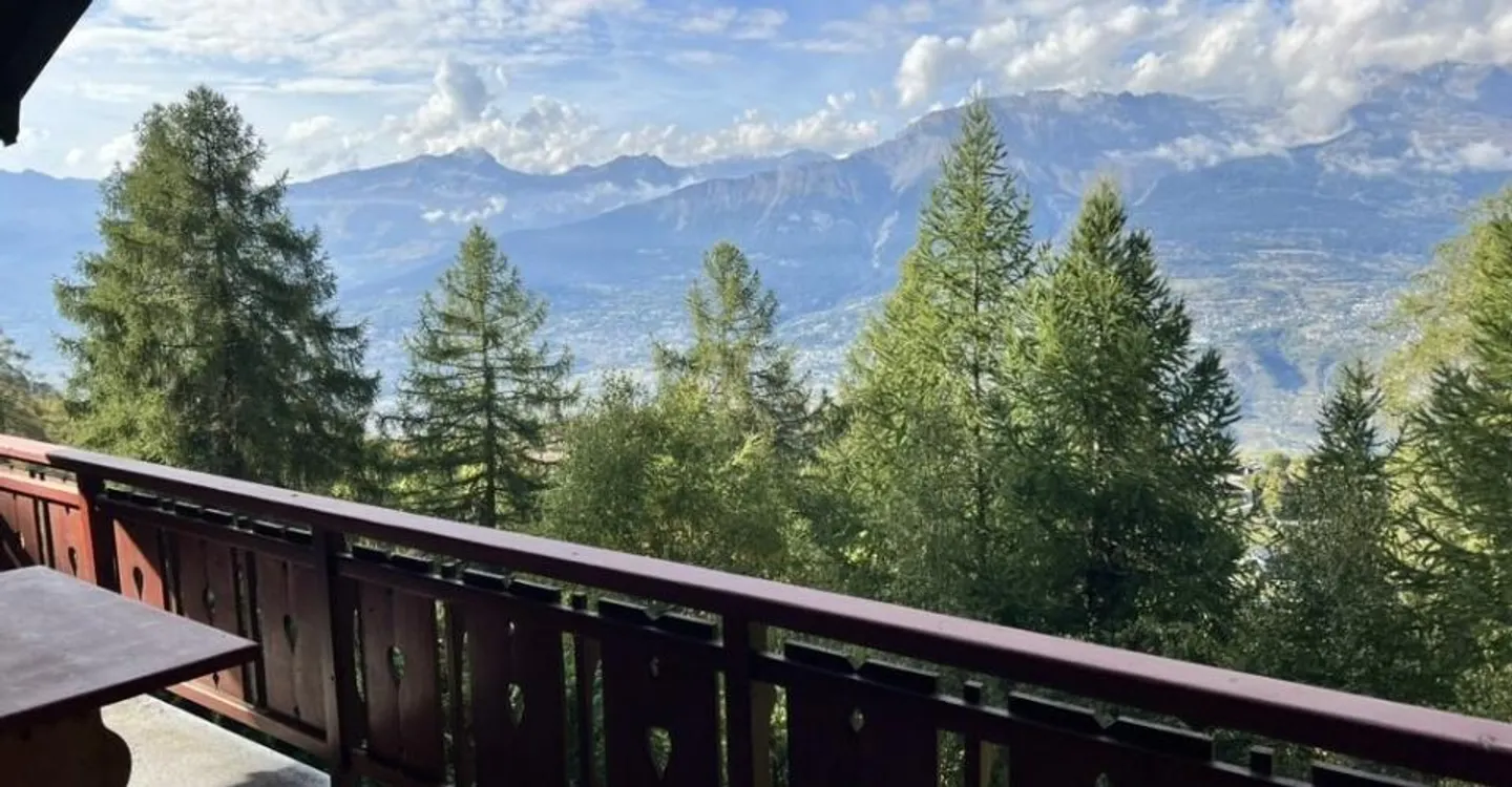 Vivere moderno con vista sulle montagne e atmosfera accogliente - Foto 7 di 12