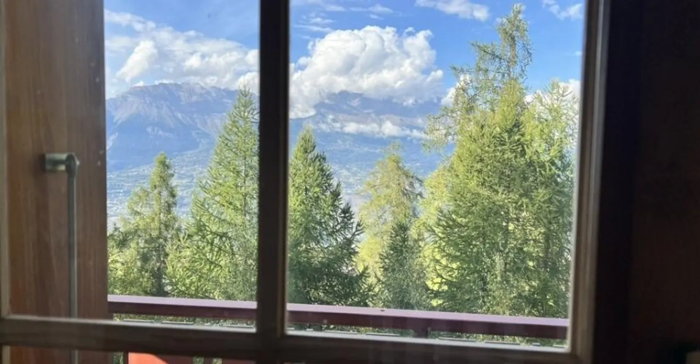 Vivere moderno con vista sulle montagne e atmosfera accogliente - Foto 9 di 12