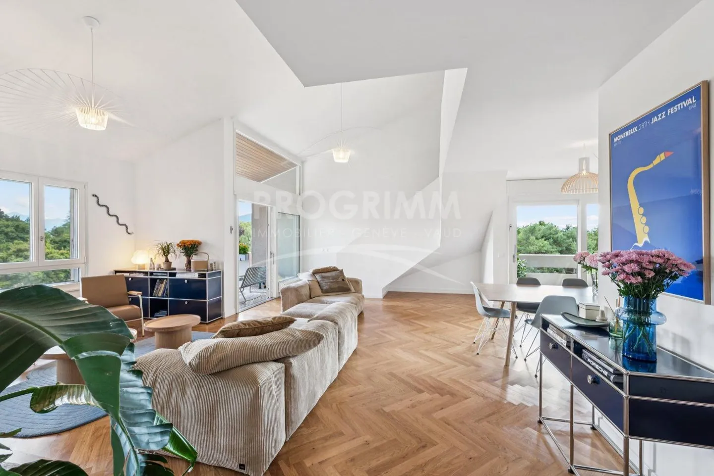 Magnificent 4-room apartment + 1 office - 3 parking spaces - Elevator - Photo 1 of 10