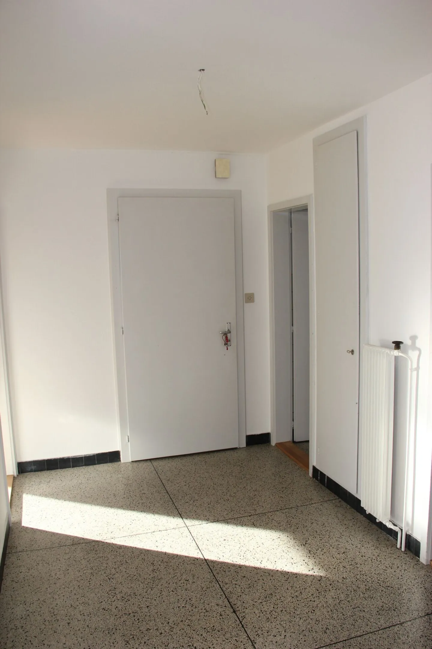 Ideally located in the heights of the village, 4.5-room apartments on the 2nd and 3rd floors - Photo 8 of 9