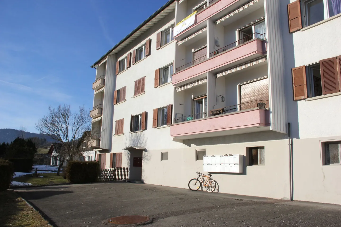 Ideally located in the heights of the village, 4.5-room apartments on the 2nd and 3rd floors - Photo 9 of 9