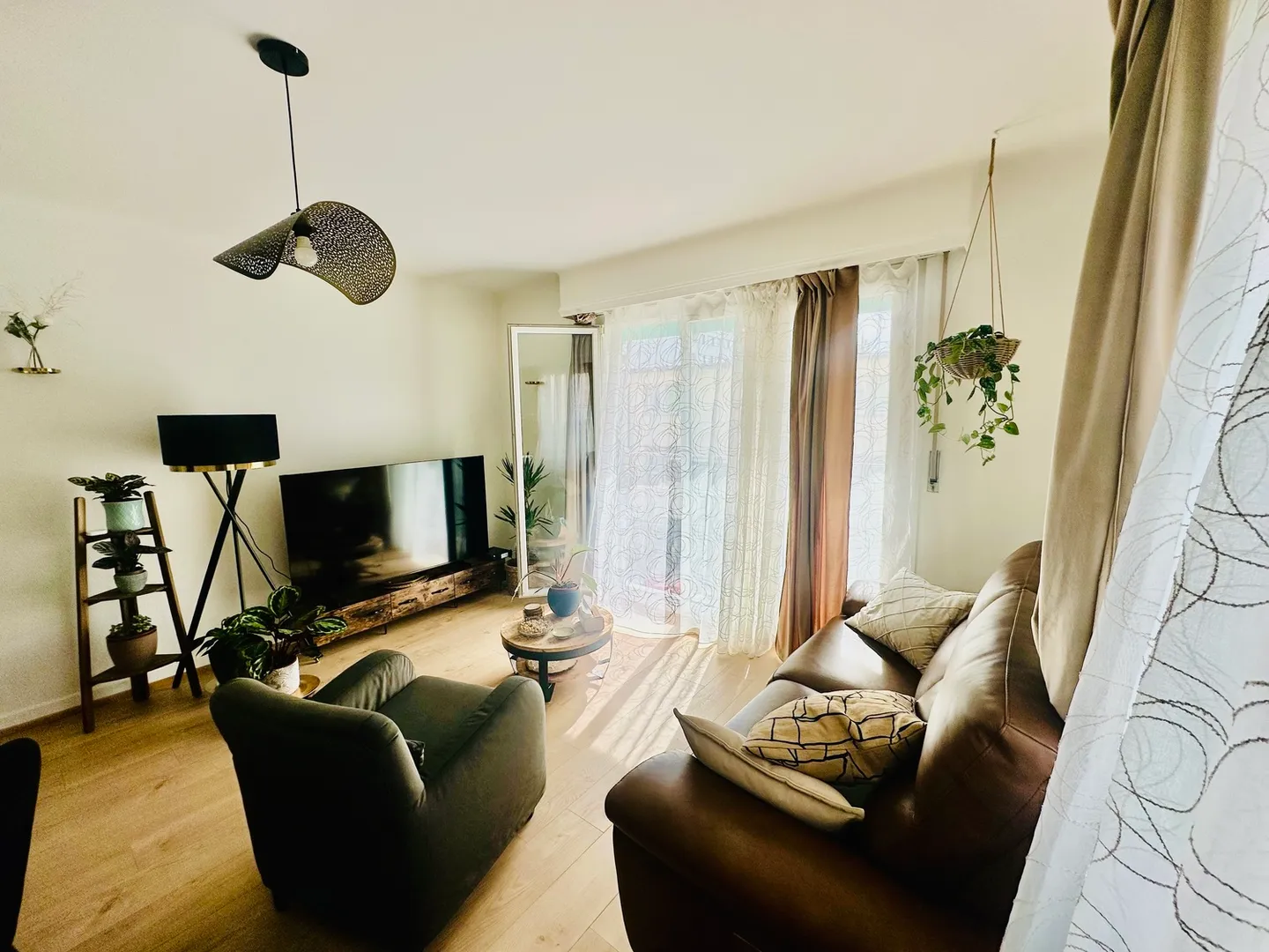 Appartement moderne avec commodités - Photo 1 sur 10