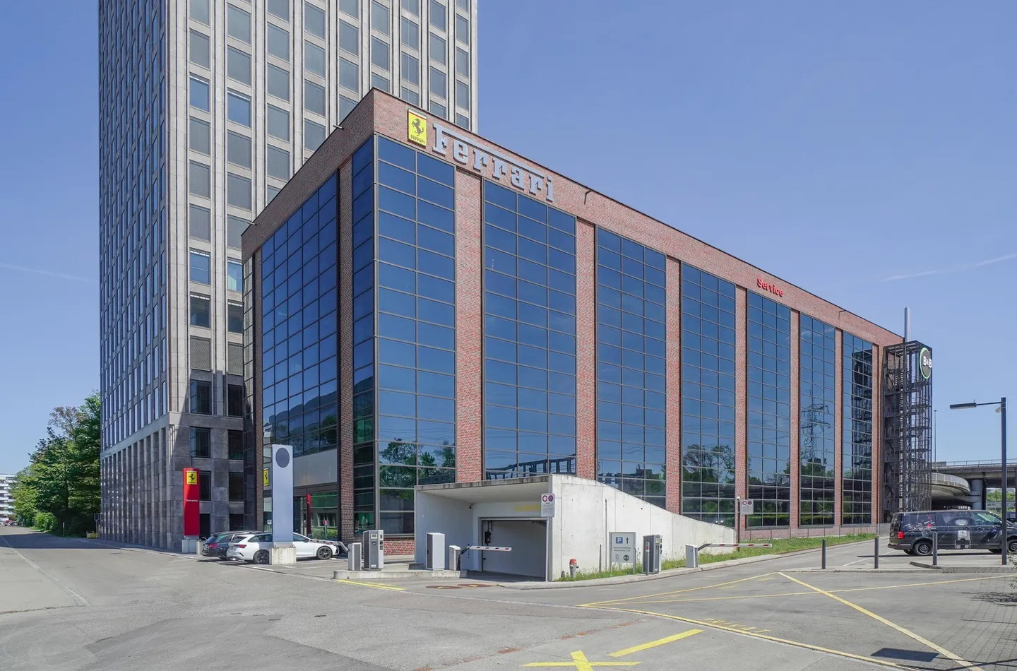 Exclusive office and showroom spaces with car lift up to 5,700 m² - Photo 1 of 10