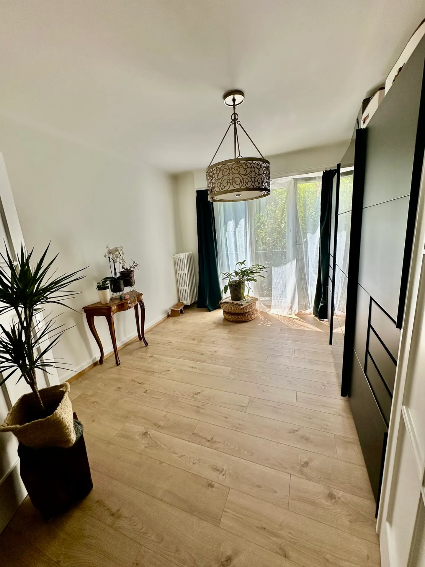 Appartement moderne avec commodités - Photo 5 sur 10