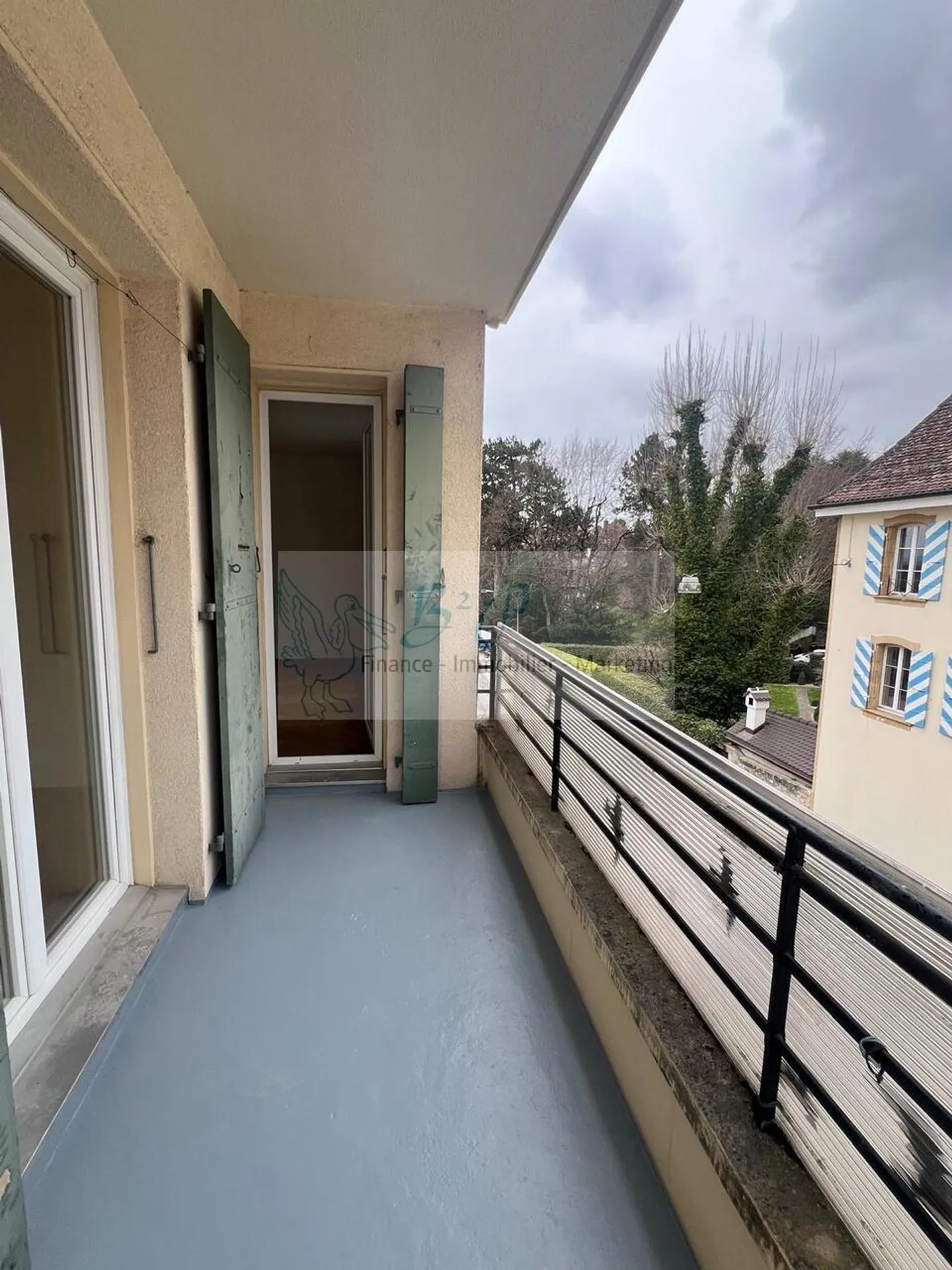 3,5-Zimmer-Wohnung mit zwei Balkonen im Zentrum von Colombier - Foto 5 von 10