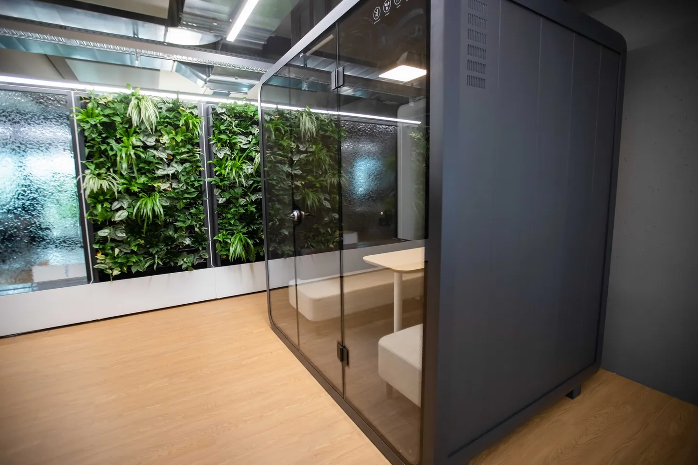 Exclusive office and showroom spaces with car lift up to 5,700 m² - Photo 10 of 10