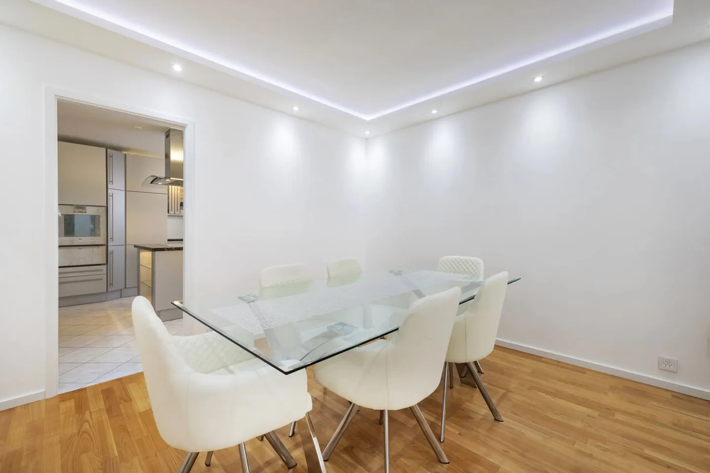 Superbe 5.5 pièces en attique proche de tout ! - Photo 3 sur 13