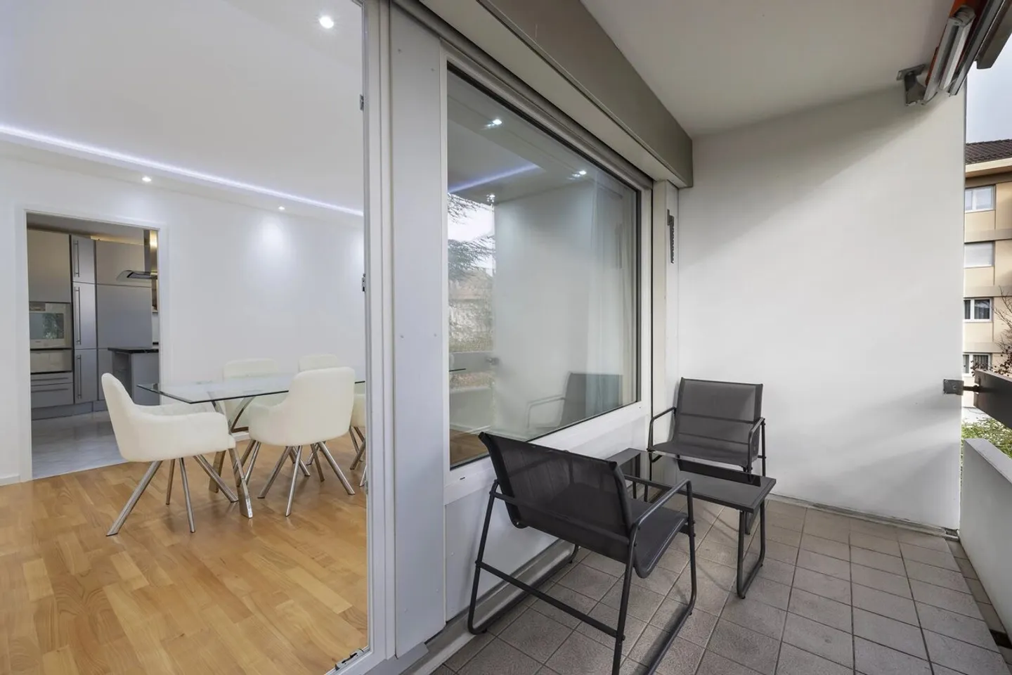 Superbe 5.5 pièces en attique proche de tout ! - Photo 12 sur 13