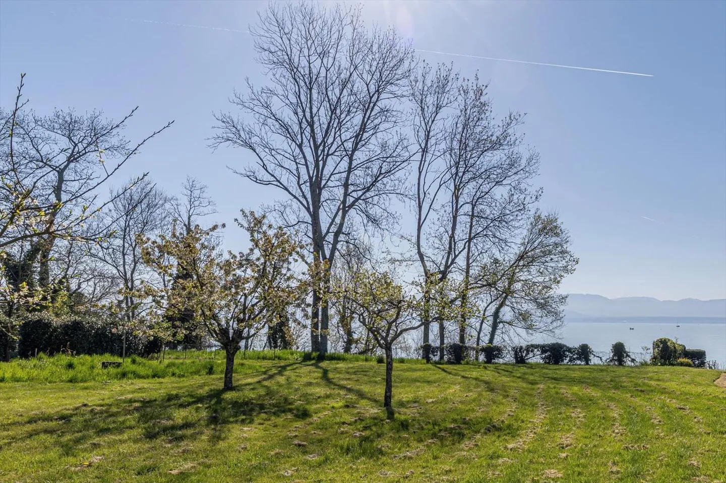 Einzigartige Gelegenheit ? Haus direkt am Wasser mit großem Potenzial - Foto 1 von 1