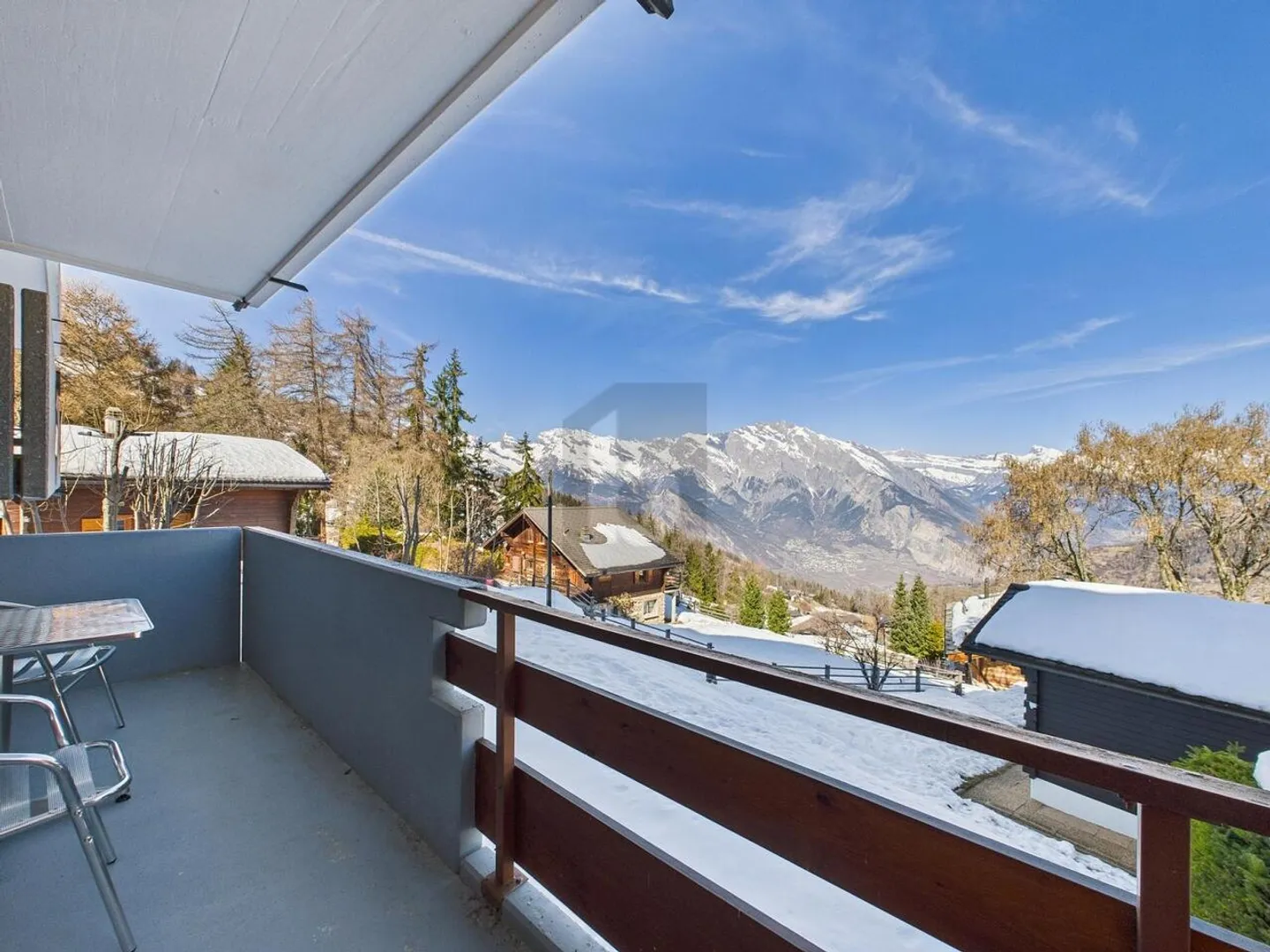 TOP PRICE - A COZY REFUGE WITH A DREAM VIEW - Photo 2 of 6