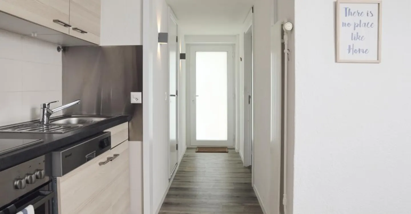 Modern 1-Bed Apartment in Prilly - Photo 8 of 8