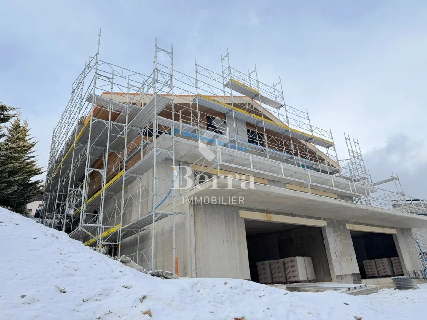 New 3.5 room apartments in primary residence in Montana village - Photo 3 of 15