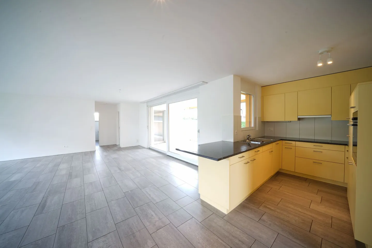 Familienfreundliche 4.5-Zimmer-Gartenwohnung am Stadtrand - Foto 2 di 10