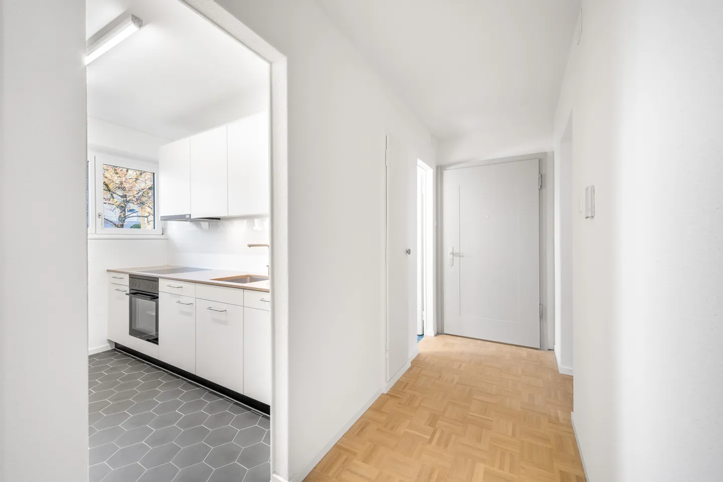 In the Heart of Zurich-Wiedikon - Living at the Pulse of the City - Photo 12 of 13