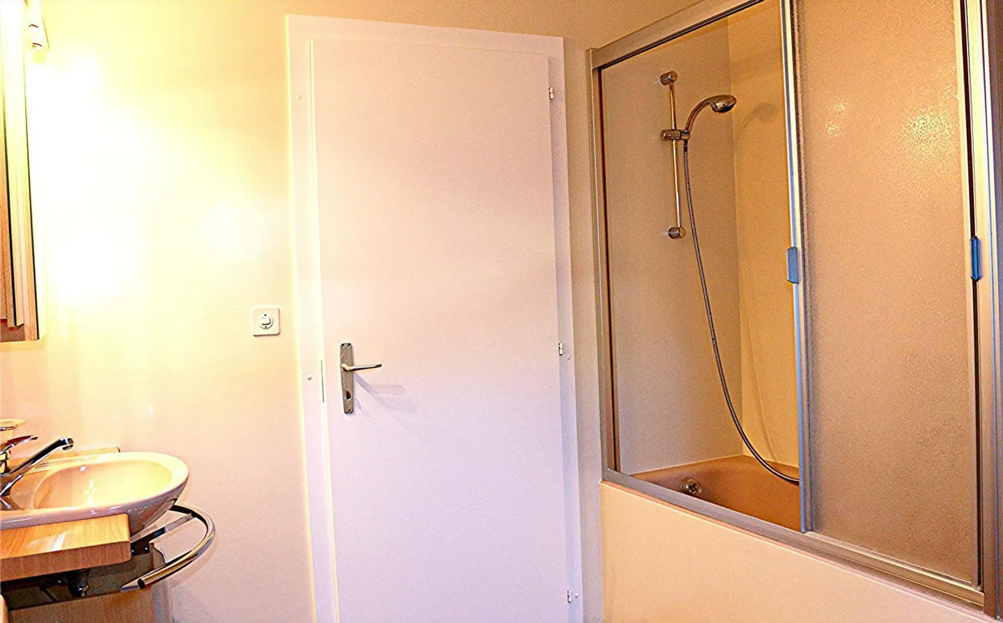 Attico ristrutturato con grande loggia - Foto 7 di 16