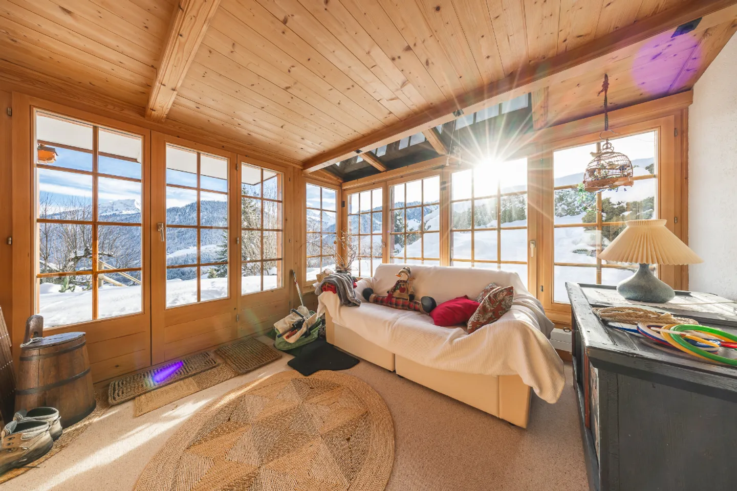 Chalet con carattere: un ambiente naturale e una vista mozzafiato - Foto 5 di 13