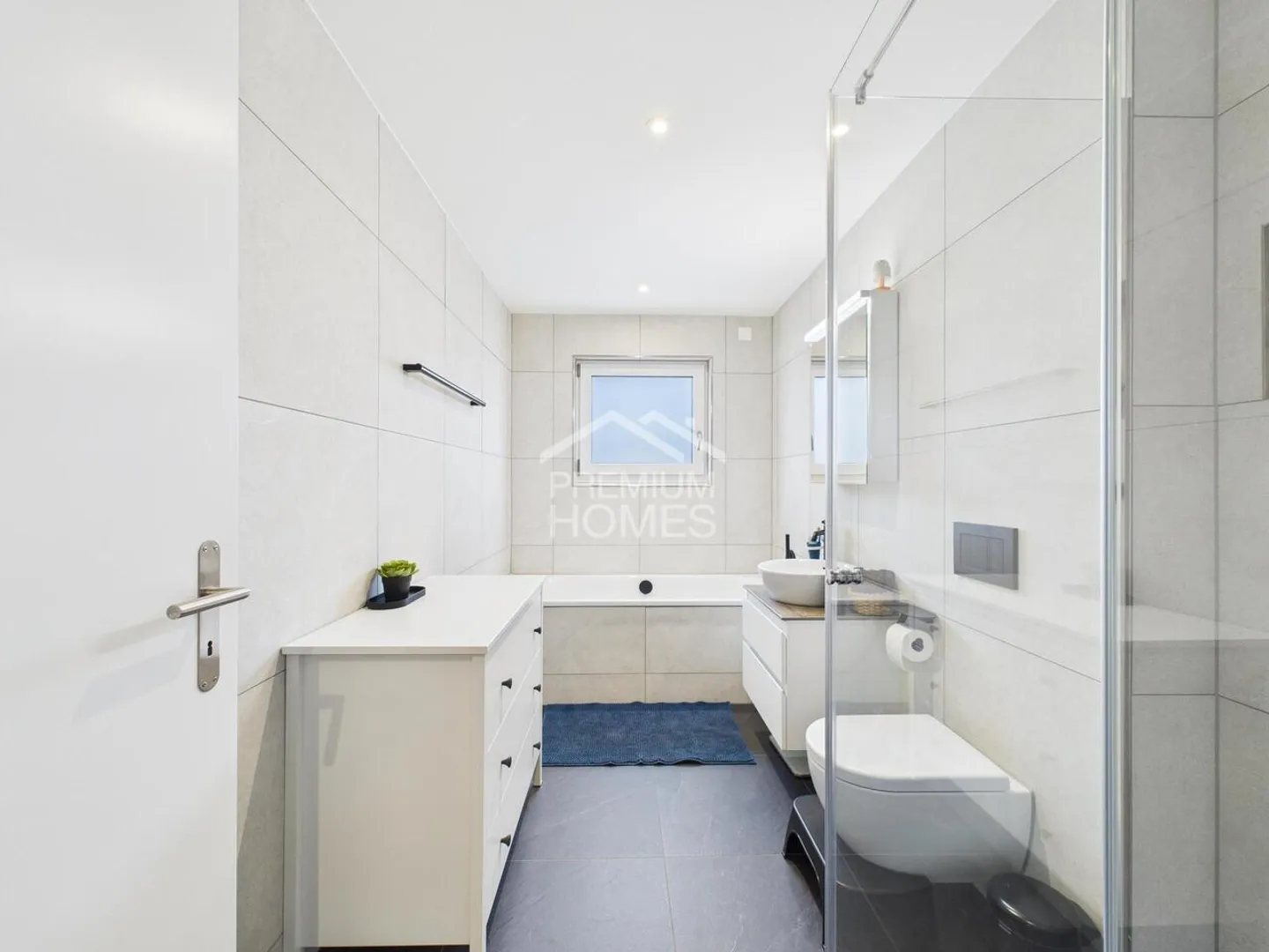 Appartement exclusif avec cuisine de rêve, balcon et excellente connexion - Photo 10 sur 12