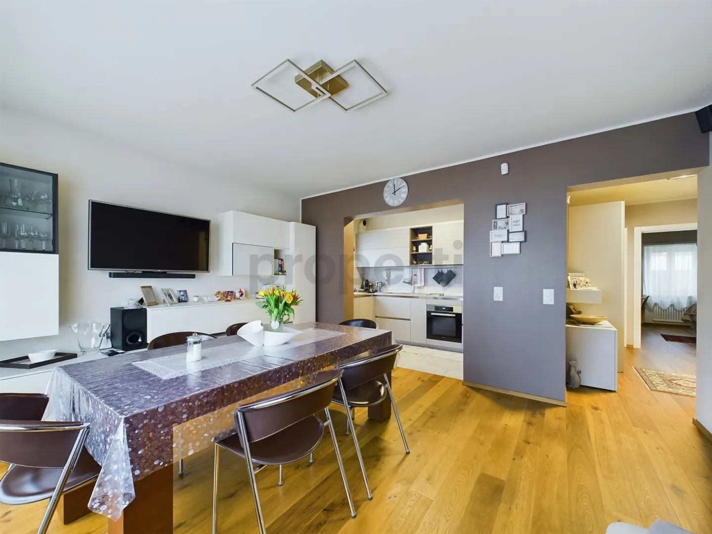 Renovierte Wohnung in Pregassona 4.5 Zimmer mit Balkon und Garage - Foto 7 von 10