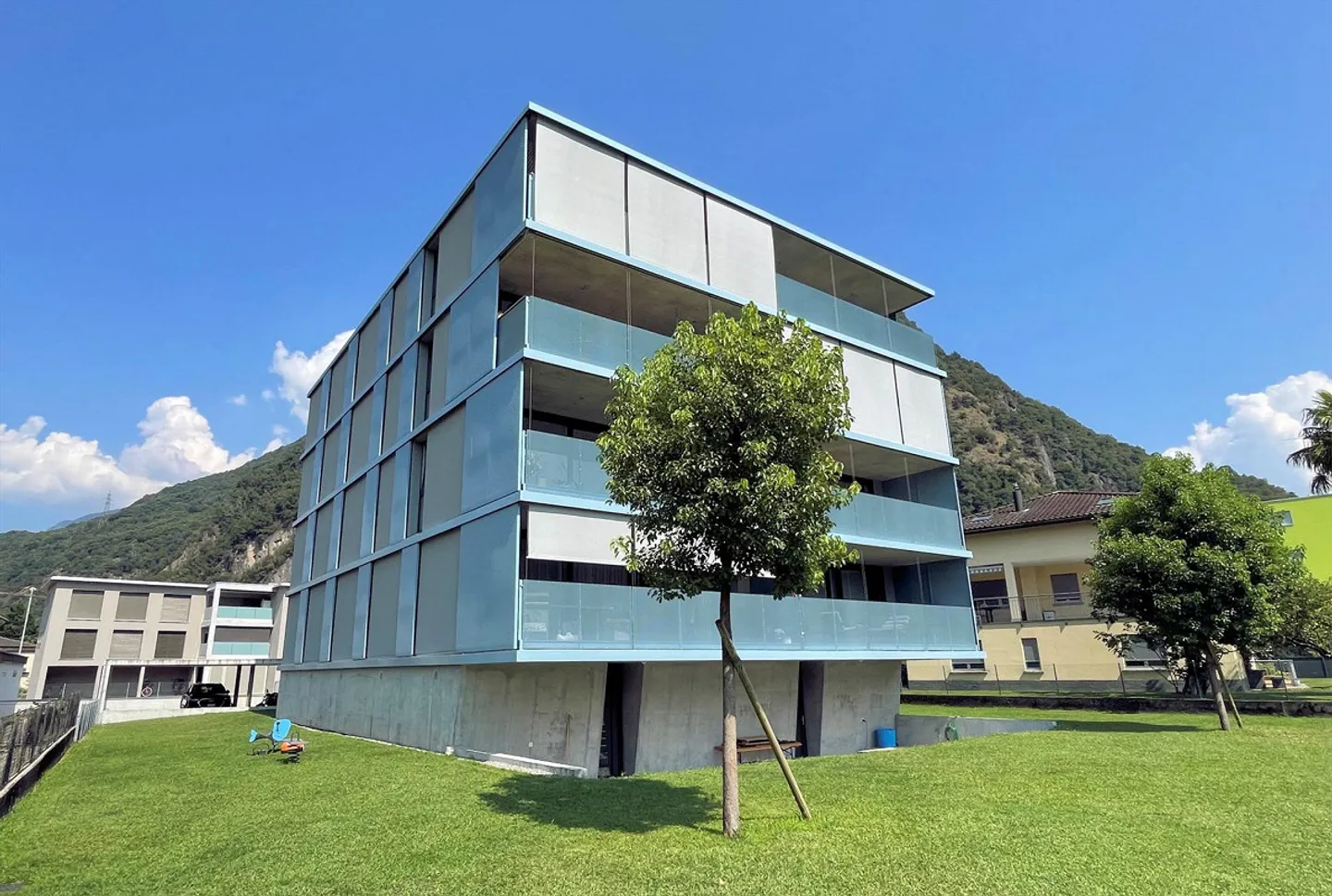 Spazioso appartamento all'ultimo piano con grande terrazza - Foto 1 di 13