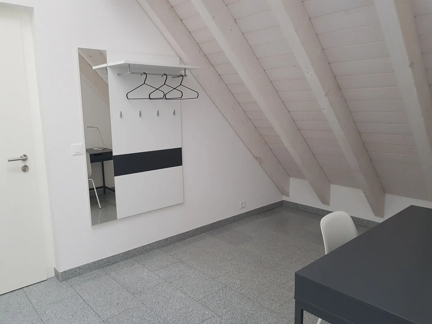 4-room penthouse apartment in beautiful Krauchthal - Photo 7 of 9