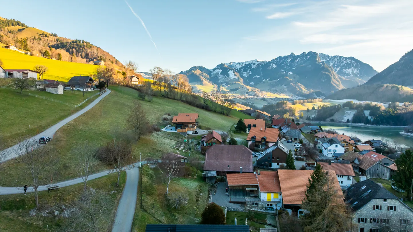 Baugrundstück mit atemberaubender Aussicht - Foto 8 von 9