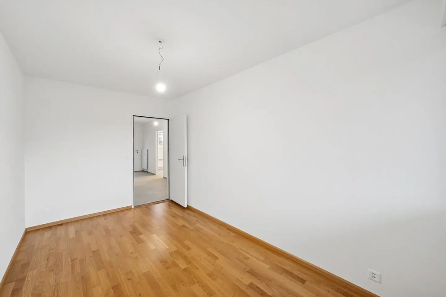 Lichtdurchflutete Wohnung mit grossem Balkon an ruhiger Lage - Foto 10 von 10