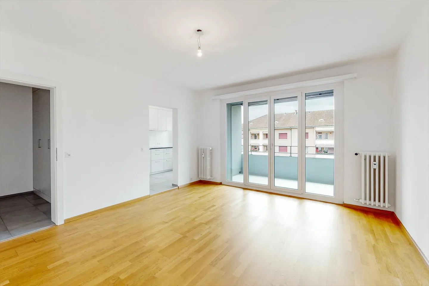 Apartment for rent - Photo 4 of 12