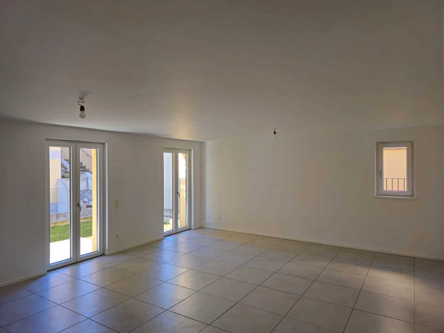 3.5-ZIMMER-WOHNUNG IN NOVAZZANO SOFORT VERFÜGBAR - Foto 2 von 7