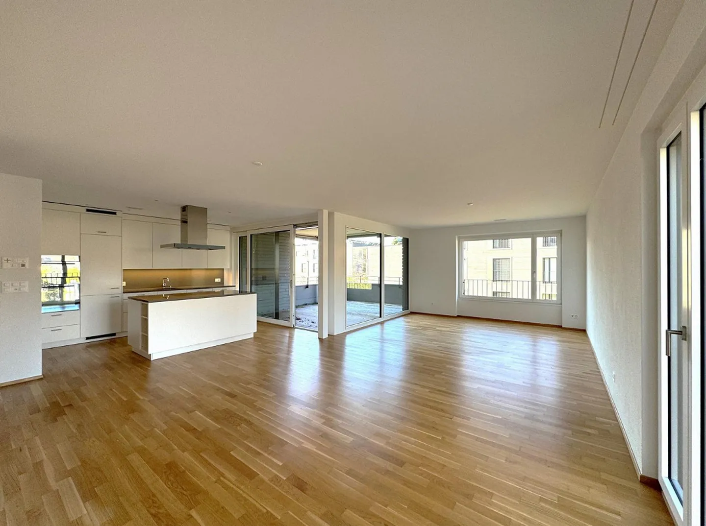 High-quality 5.5-room apartment in the Fuchsloch development - Photo 3 of 9