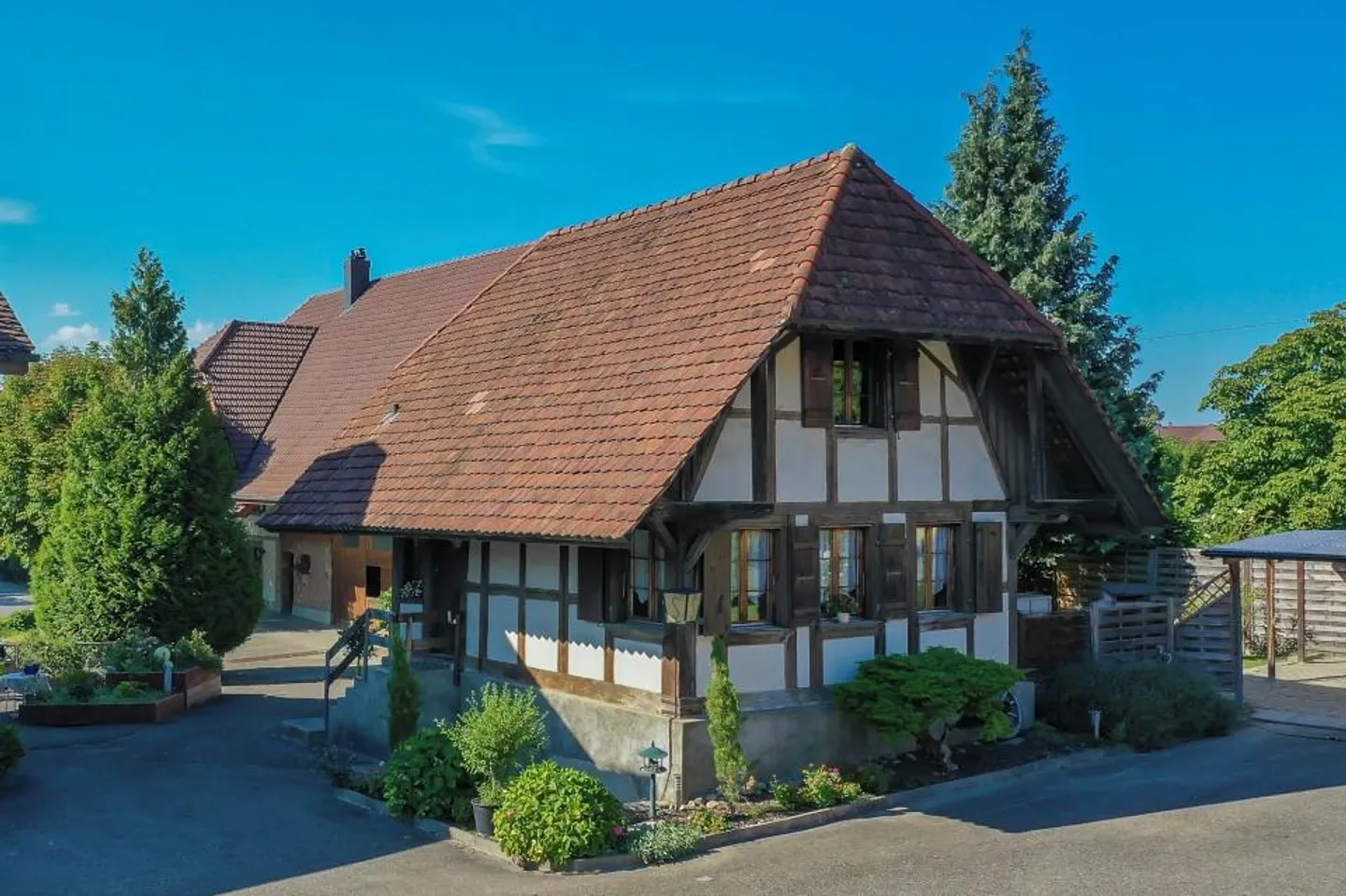 Charmantes Bauernstöckli in Kallnach - Foto 1 von 13