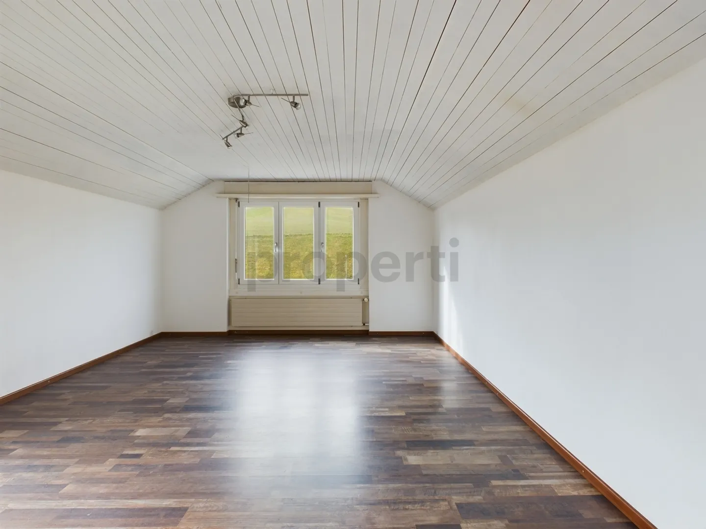 Piccolo ma carino: appartamento con 1 camera a Wyssachen con balcone in una posizione tranquilla - Foto 2 di 9