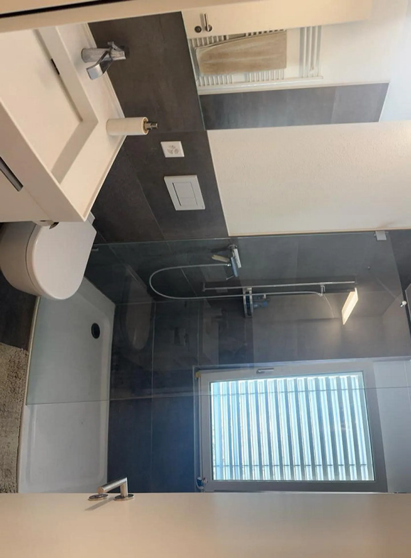 Appartement moderne et pratique de 2,5 pièces avec connexion ferroviaire à Tilia Uster - Photo 7 sur 9