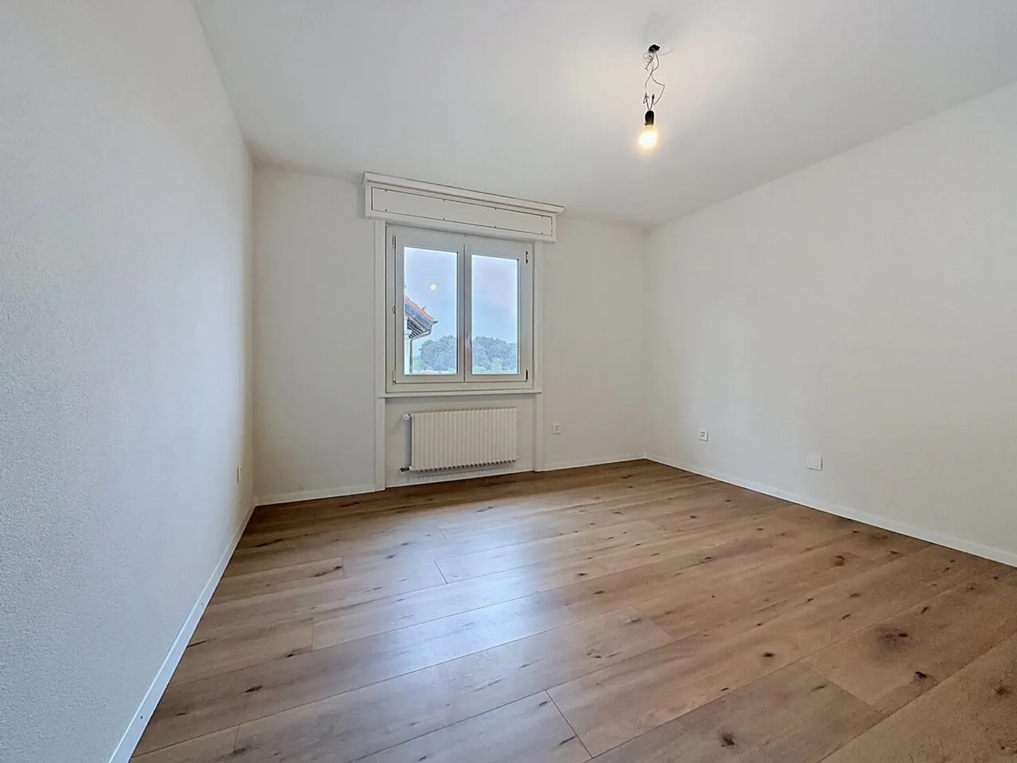 Charming 3.5 Room Apartment - Photo 2 of 5