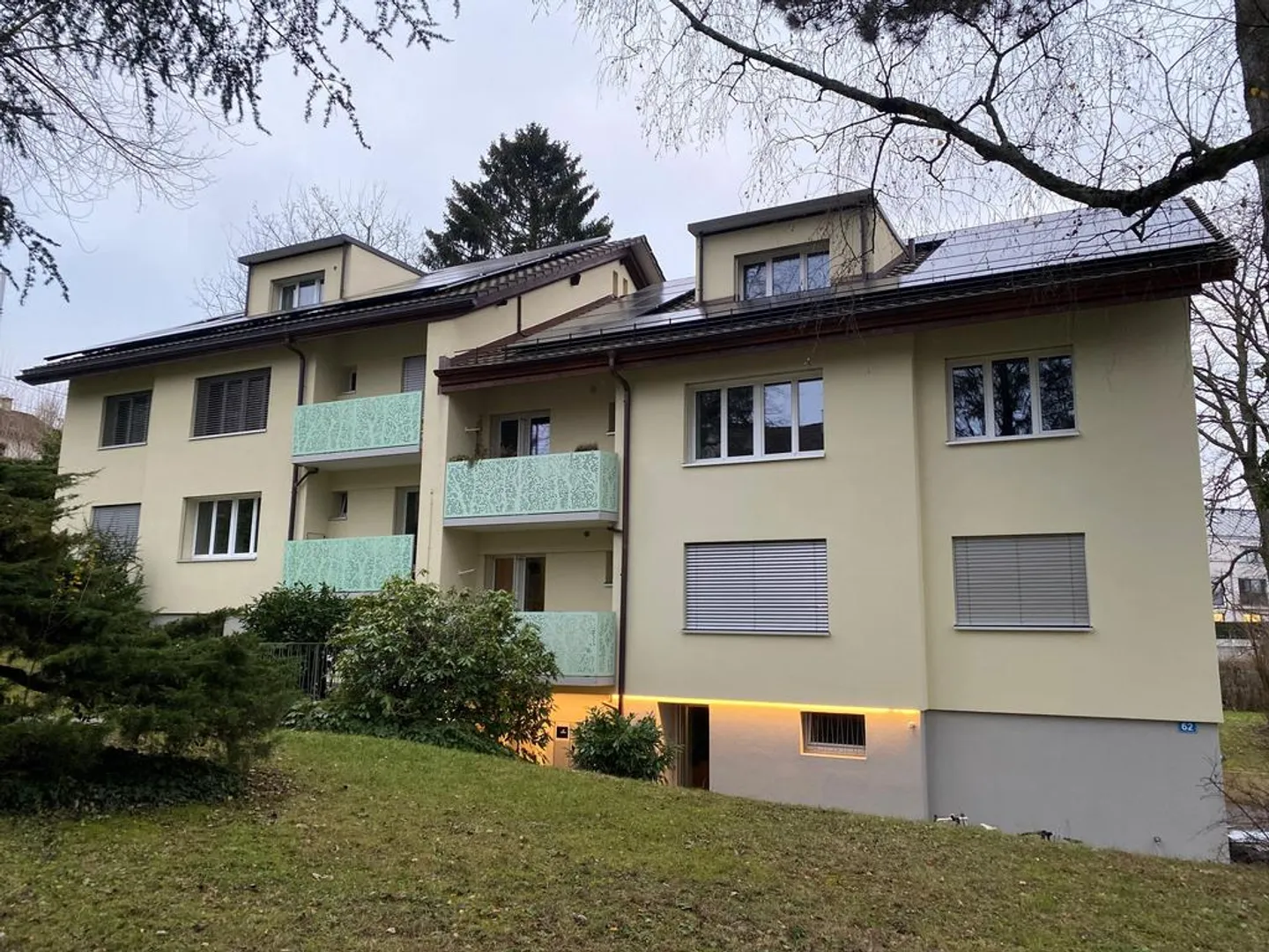 Luminoso attico sul Bruderholz - con ZEV - Foto 1 di 9